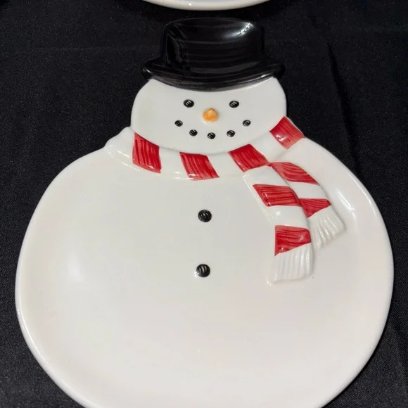 4-Williams Sonoma Snowman Plates Set - Red and Black - Picture 3 of 11